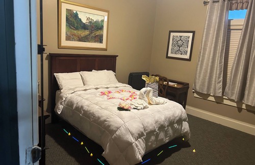 Strawberry Point Hotel | The Franklin hotel and restaurant