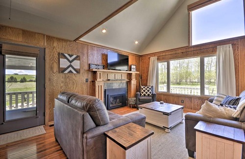 Red Lodge House | The Front Porch 20-Acre Country Home with Mtn View