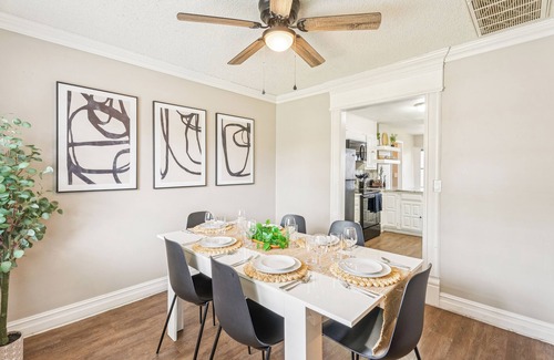 Broken Arrow House | The Full House—10 beds~Near Rose District~Shuffleboard~Poker Room~Game Room