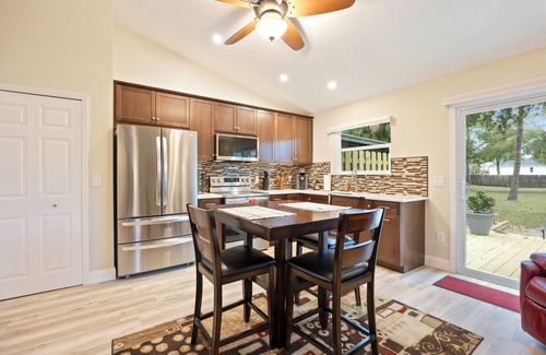Palm Bay Apartment | The Funky Monkey Hangout