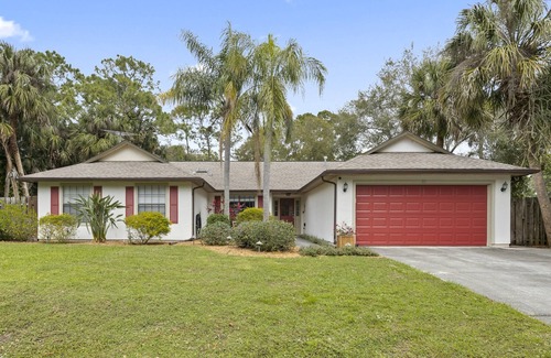 Palm Bay Apartment | The Funky Monkey Hangout