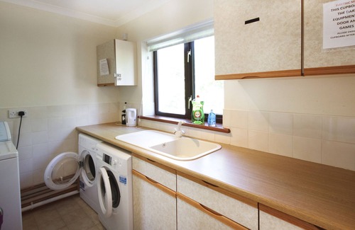 Trearddur Bay Cottage | THE GABLES, pet friendly, with a garden in Trearddur Bay