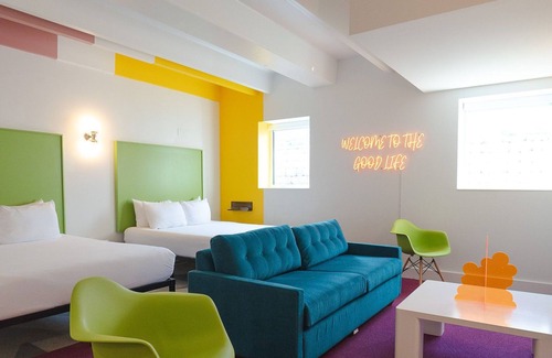 East Hill Hotel | The Gallatin Double Queen Suite has 2 Queen Beds