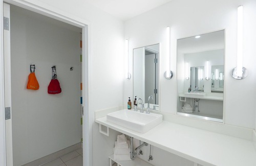 East Hill Hotel | The Gallatin Double Queen Suite has 2 Queen Beds