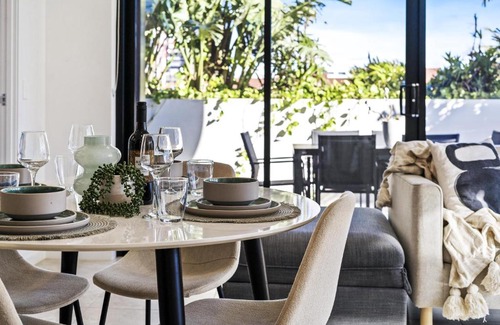 Broadbeach Apartment | The Gallery - Q Stay