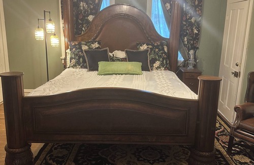 Hermann Bed & Breakfast | The Gallery