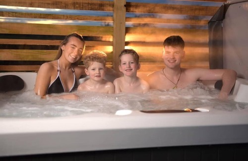 Newton Stewart Cabin | The Galloway Steading-The Stag Hoose Family cabin with Hot Tub