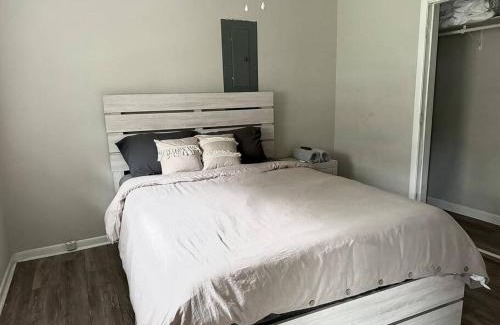 Jonesboro Apartment | The Game House Home Theater Sleeps 10