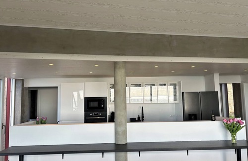 Varmahli Apartment | The Garage