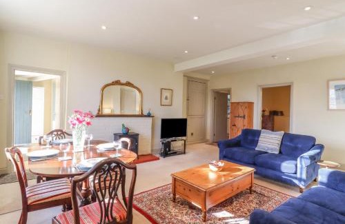 Hadleigh Apartment | The Garden Flat at Holbecks House