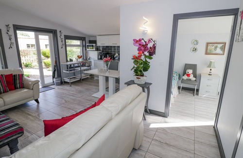 Long Marston Cottage | THE GARDEN HOUSE, pet friendly, with a garden in Lower Quinton