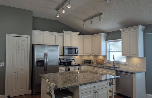 Lutz House | The Garden House - 3BR/6 Guests