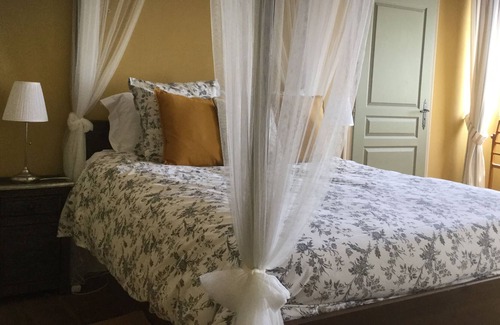 Puy-l'Eveque Apartment | The Garden Rooms.