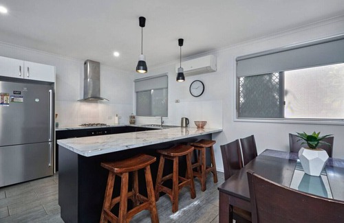 Bungalow Apartment | The Garden Suite at Buchan House- Comfort and Convenience Minutes from Cairns!