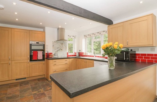 Goathurst House | THE GARDENS, family friendly, with open fire in North Petherton