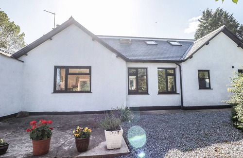 Goathurst House | THE GARDENS, family friendly, with open fire in North Petherton