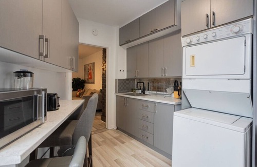 Griffintown Apartment | The Gathering Loft | 4BR Cozy-Chic Escape