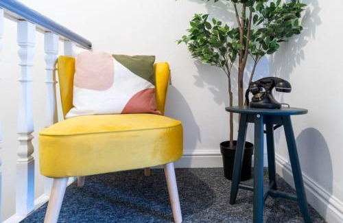 Grangetown House | The Gatsby - Beautiful Spacious Central House