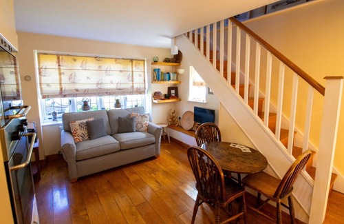 Icklesham Cottage | The Gazebo in Winchelsea