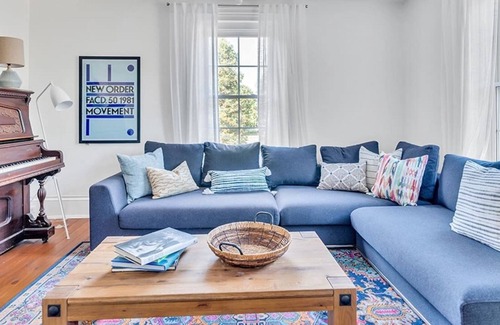 Picton House | The Gem - Beautiful farmhouse with hot tub!