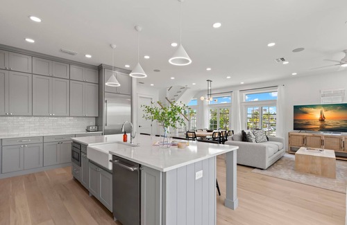Clearwater Beach House | The Gemma Collection - 4 Stunning CWB Pool Homes