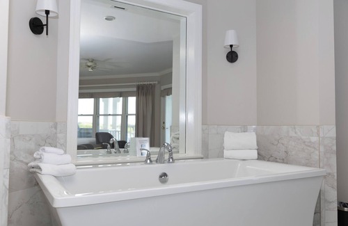 Lake Geneva Hotel | The Geneva Inn
