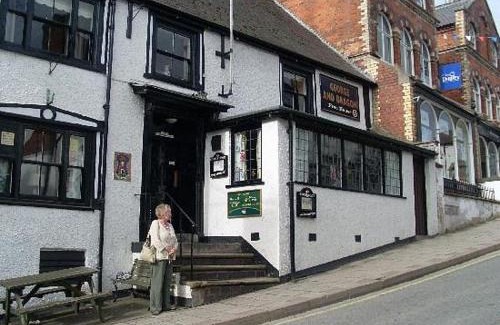 Knighton Hotel | The George and Dragon Inn