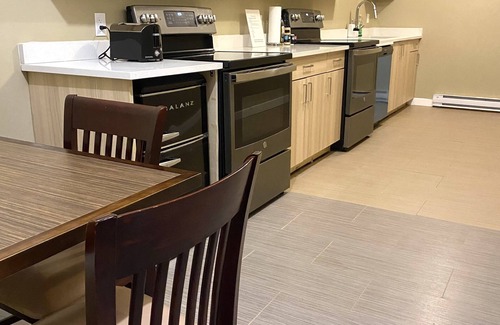 Dawson Creek Hotel | The George Dawson Inn & Conference Centre