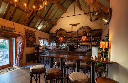 Norton St. Philip Hotel | The George Inn & Plaine