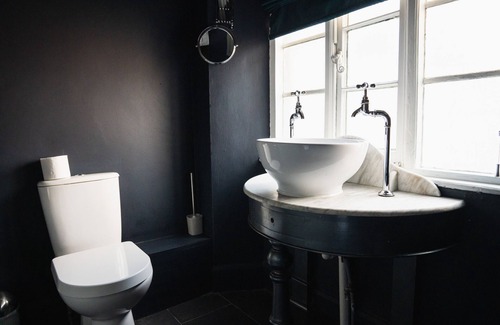Wedmore House | The George Inn