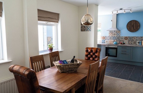 Whitley Bay Cottage | THE GEORGE, pet friendly, country holiday cottage in Whitley Bay