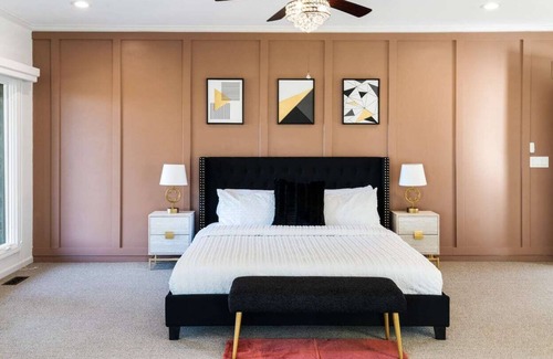 Bucyrus House | The "GETAWAY"- A Serene Hidden Gem for your Family