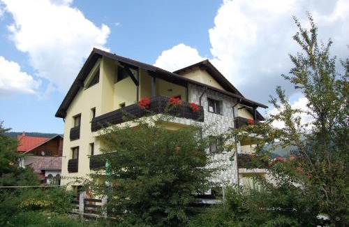 Busteni House | The Ghetto