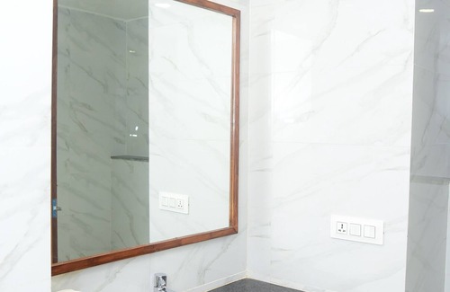 Pali Hotel | The Girvar