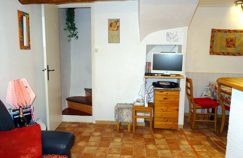 Puisserguier House | The gîte du petit Geko, a quiet village house, between the sea and the mountains