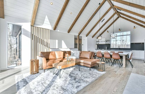 Saint-Faustin-Lac-Carre Ski Chalet | The Glam Shack - Golf, Ski, Spa