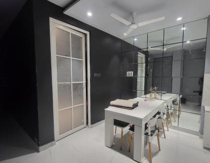 Allahabad Apartment | The Glass Home