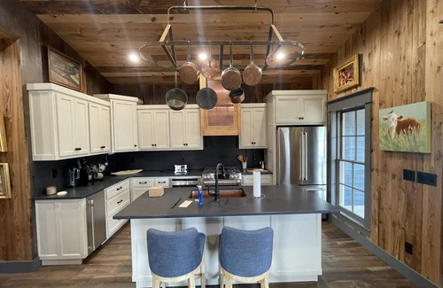 Cotter Cabin | The Gnat, Cotter AR: Trout fishing capital USA