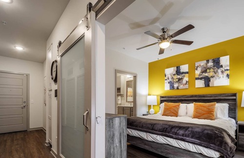 Linthicum Heights Apartment | The Golden City, Gym - Pool - Fast Internet - Fully Stocked - BWI - New Listing