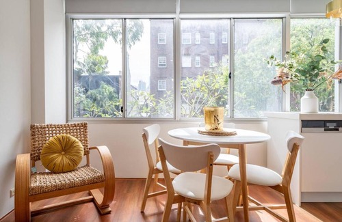 Darlinghurst Apartment | 'The Golden Gate' Cosy & Charming Inner-City Retreat