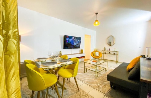 Corbeil-Essonnes Apartment | The Golden House * Parking * Garden
