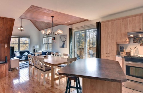 Mont-Tremblant House | The Golf and Mountain View Retreat by Instant Suites