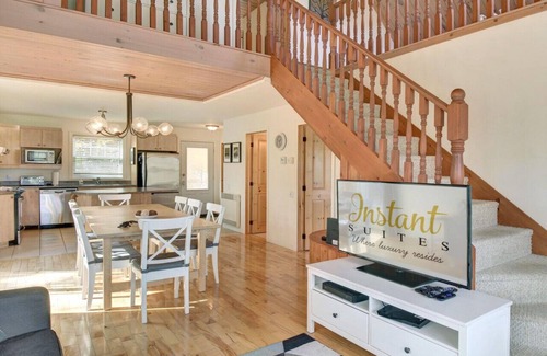 Mont-Tremblant House | The Golf and Mountain View Retreat by Instant Suites