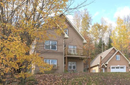 Mont-Tremblant House | The Golf & Mountain View Retreat by Instant Suites