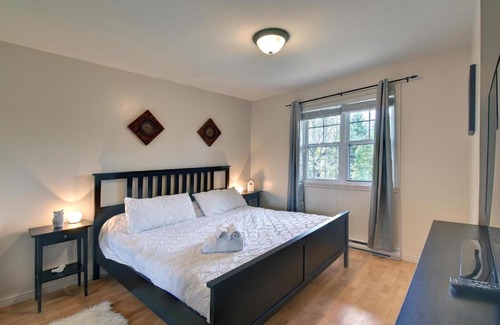 Mont-Tremblant House | The Golf & Mountain View Retreat by Instant Suites