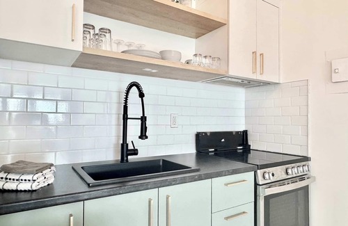 Maizerets Apartment | The Good Life | 2 Beds | AC | Limoilou