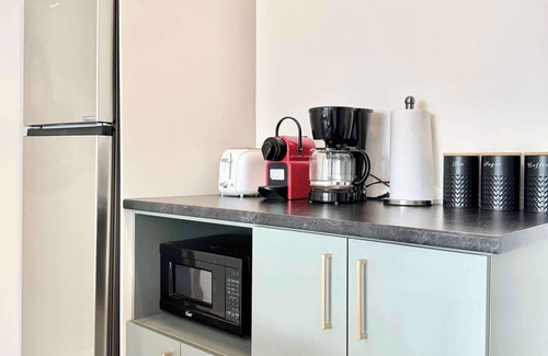Maizerets Apartment | The Good Life | 2 Beds | AC | Limoilou