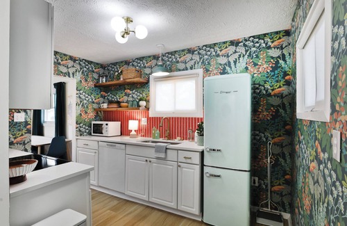 Westerville House | THE GOOD PLACE - Uptown Westerville's Premier Vacation Home - Colorful & Cozy