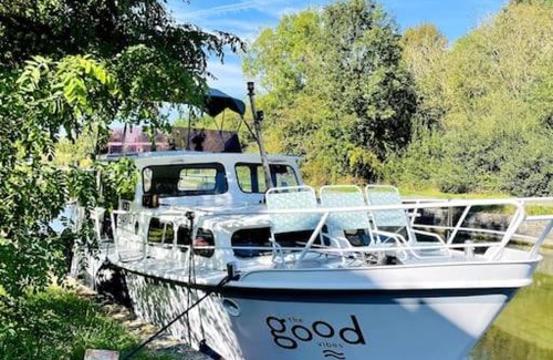 Geraardsbergen Boat Rental | The Good Vibes, the boat to Chill