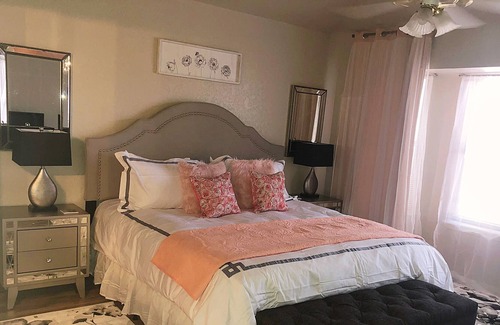 Edmond House | The Gorgeous Pinnacle Lane -Sleeps 8. This property is a MUST SEE!! Book Now!